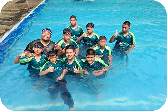 Kegiatan Berenang