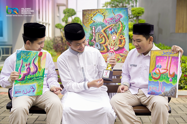 Ukir Prestasi di Tanah Banten: SMP BQ Islamic Boarding School Raih Juara 1 dalam Lomba Kaligrafi