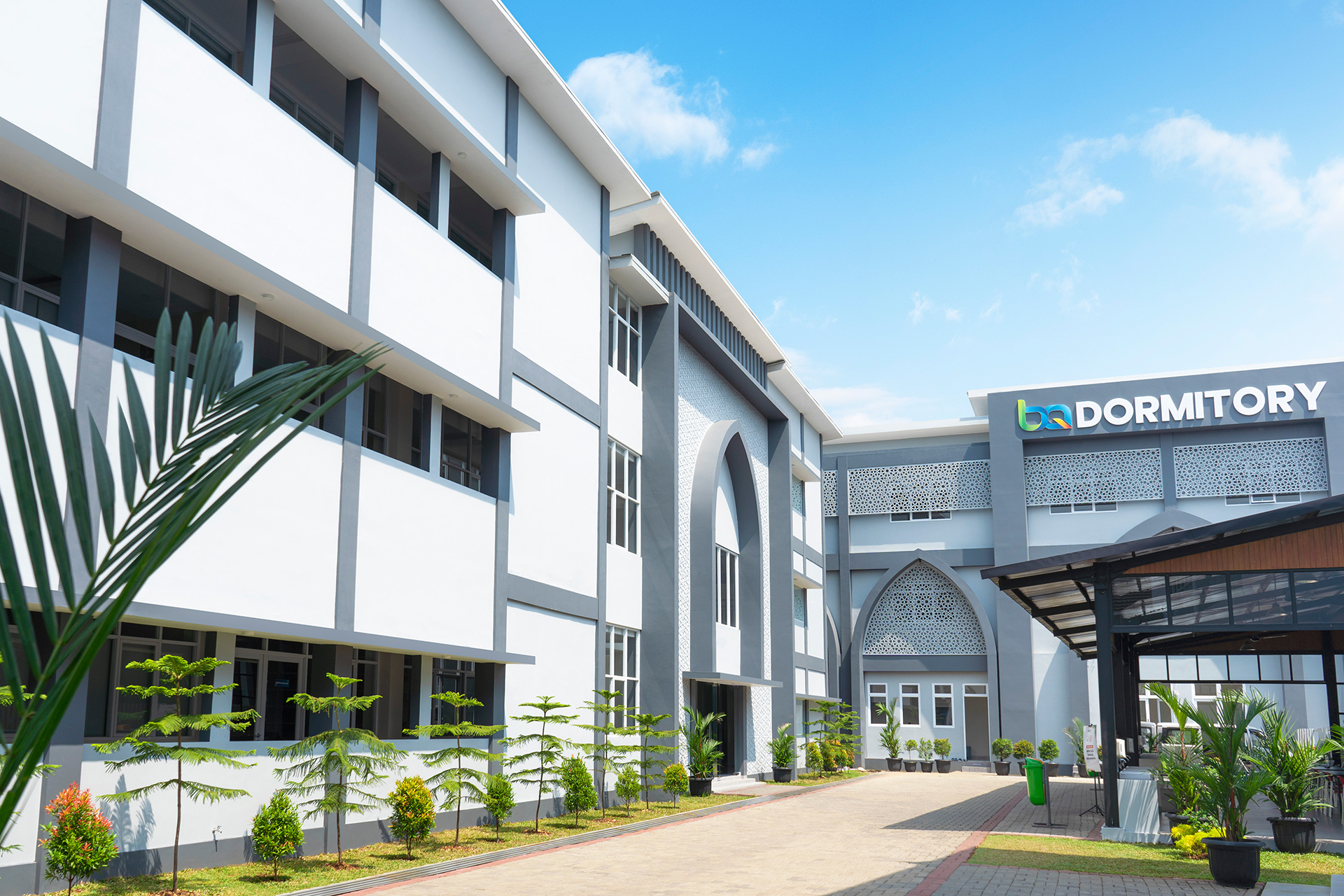 Gedung asrama BQ Islamic Boarding School di Kota Bogor
