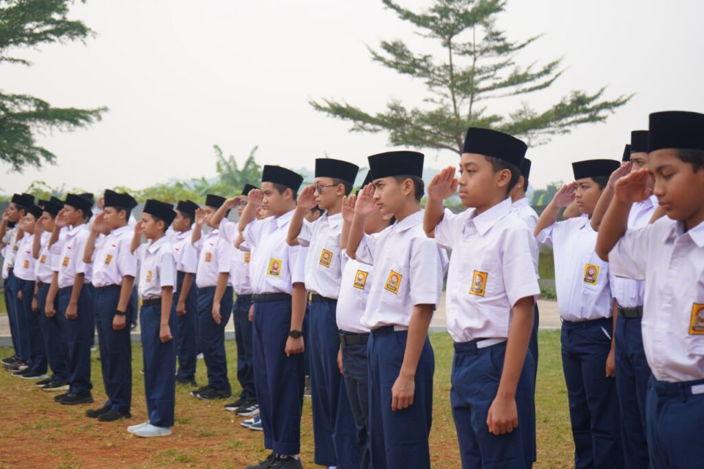 Upacara-Kemerdekaan-Republik-Indonesia-Bina-Qurani-Islamic-Boarding-School2