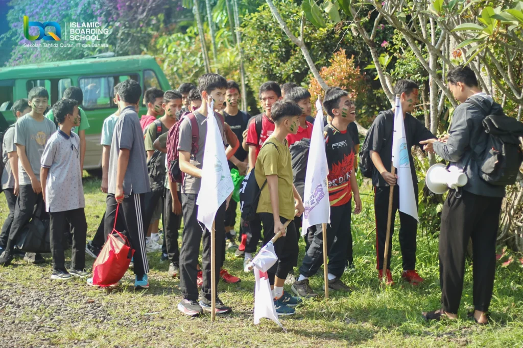 Latihan Dasar Kepemimpinan LDK BQ Islamic Boarding School 